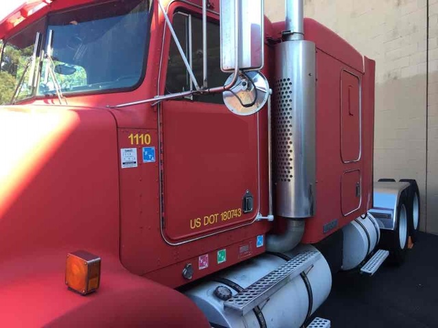 1992 Kenworth T800 T/A Sleeper Truck Tractor 1992 Kenworth T800 T/A Sleeper Truck Tractor
