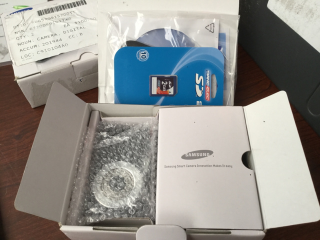 (2) Samsung SL30 10.2 Mega Pixel Cameras (2) Samsung SL30 10.2 Mega Pixel Cameras