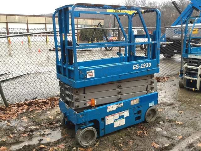 2013 Genie GS-1930 Electric Scissor Lift