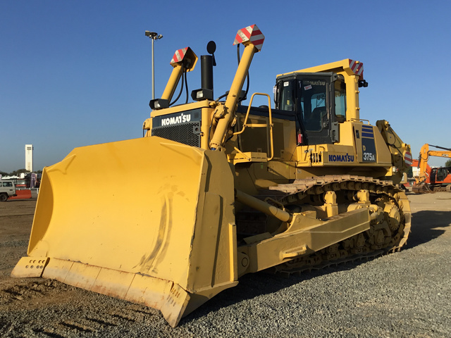 2011 Komatsu D375A Crawler Dozer 2011 Komatsu D375A Crawler Dozer
