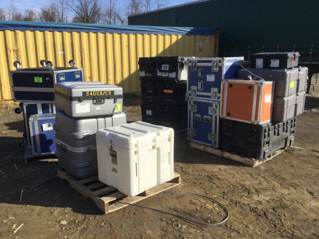 (25) Shipping and Storage Cases