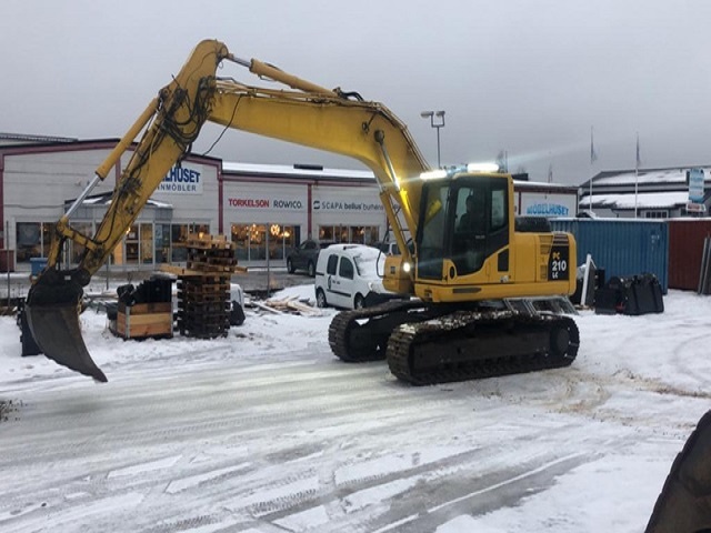 2007 Komatsu PC210LC-8K Track Excavator 2007 Komatsu PC210LC-8K Track Excavator