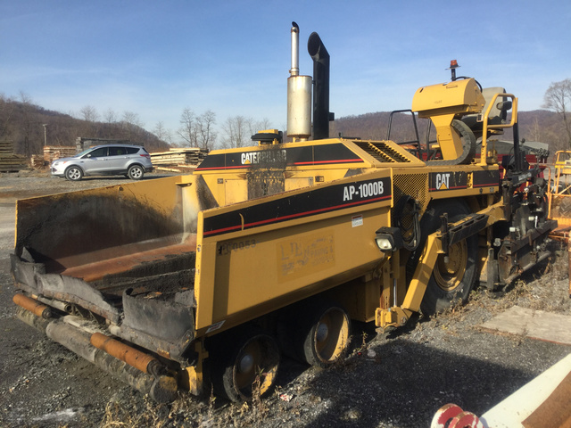 Cat AP-1000B Asphalt Paver