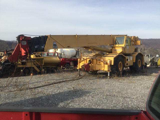 1975 Grove RT75S Rough Terrain Crane 1975 Grove RT75S Rough Terrain Crane