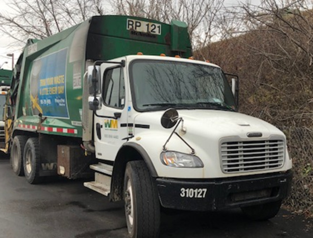 2005 Freightliner M2106 Waste Collection Truck 2005 Freightliner M2106 Waste Collection Truck