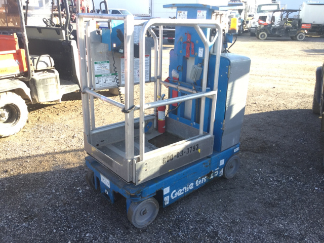 2014 Genie GR-15 Vertical Mast Lift