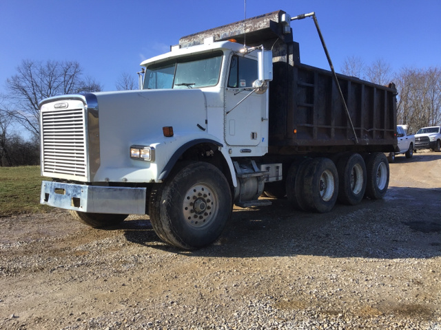 1997 Freightliner FLD120 Tri/A Dump Truck 1997 Freightliner FLD120 Tri/A Dump Truck
