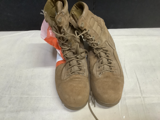 (24) Men's Safety Boots, (25) Combat Boots & (14) Hot Weather Combat Boots (24) Men's Safety Boots, (25) Combat Boots & (14) Hot Weather Combat Boots