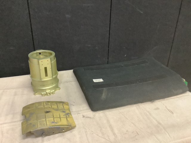 (4) Parker Hannifin 21085 Reservoirs & Fan Reverser Installation Blocker Doors (4) Parker Hannifin 21085 Reservoirs & Fan Reverser Installation Blocker Doors