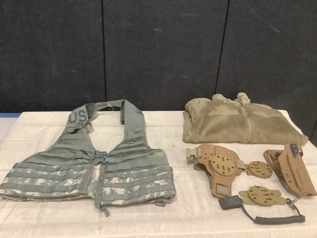 (260) Buckles, (12) Assault Packs & (37) Water Canteens (260) Buckles, (12) Assault Packs & (37) Water Canteens