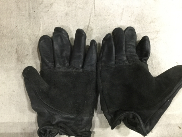 (125) Pairs of Gloves (125) Pairs of Gloves