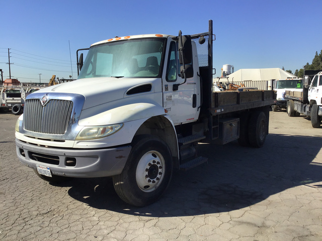 2005 International 4400 Flatbed Dump Truck 2005 International 4400 Flatbed Dump Truck