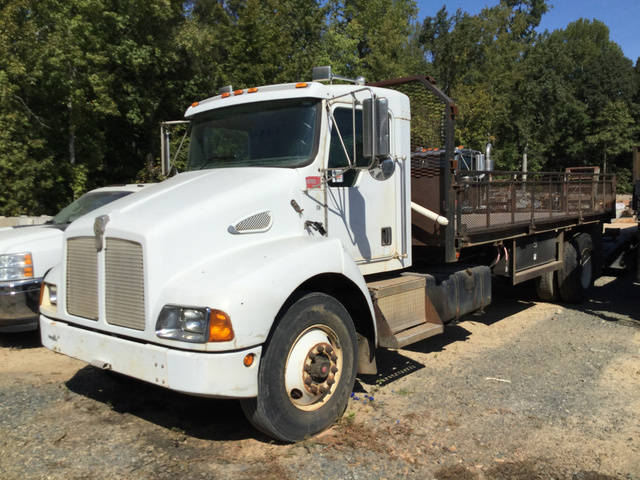 1998 Kenworth T300 S/A Flatbed Truck 1998 Kenworth T300 S/A Flatbed Truck