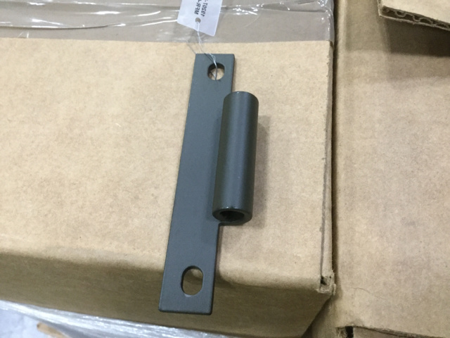 (9,305) 12338650 Hinge Mounts (9,305) 12338650 Hinge Mounts