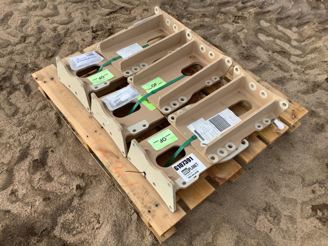 (6) Oshkosh 3834801 Mounting Brackets (6) Oshkosh 3834801 Mounting Brackets