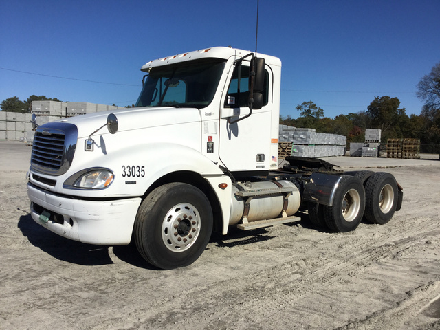 2006 Freightliner Columbia T/A Day Cab Truck Tractor 2006 Freightliner Columbia T/A Day Cab Truck Tractor