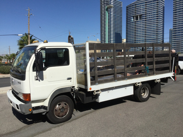 1998 Nissan UD1400 Flatbed Truck 1998 Nissan UD1400 Flatbed Truck