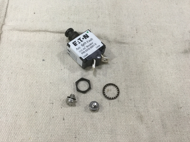 (25) Eaton 4310-5001-5 Circuit Breakers (25) Eaton 4310-5001-5 Circuit Breakers