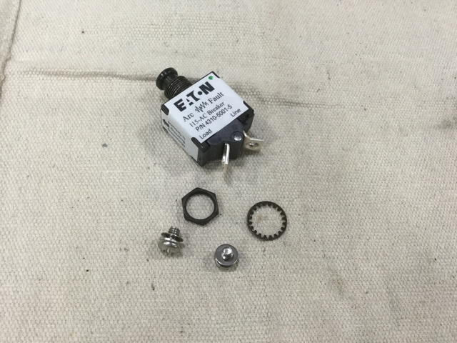 (25) Eaton 4310-5001-5 Circuit Breakers (25) Eaton 4310-5001-5 Circuit Breakers