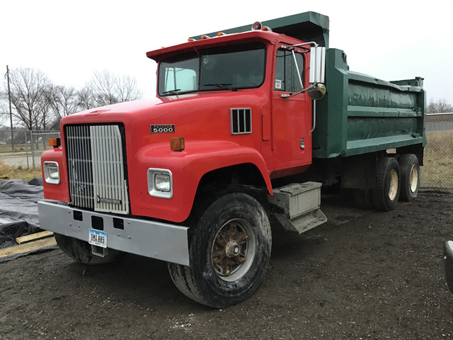 1995 (unverified) International 5000 SFA T/A Dump Truck 1995 (unverified) International 5000 SFA T/A Dump Truck