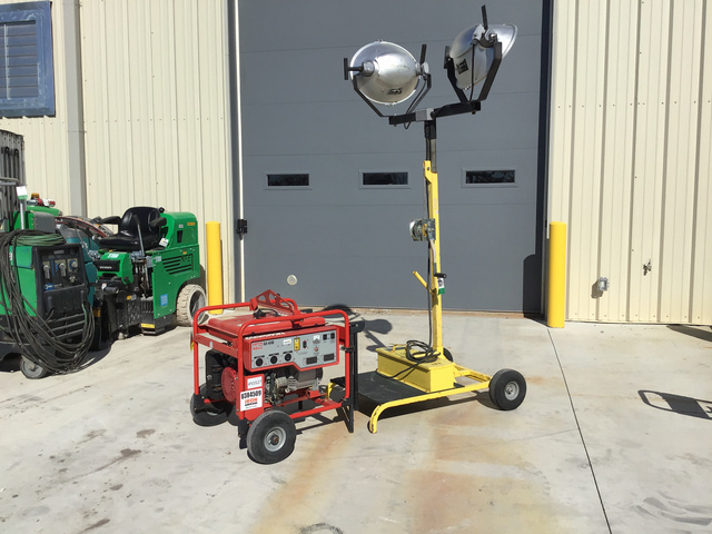 Lot of (1) Generator & (1) Portable Work Light Lot of (1) Generator & (1) Portable Work Light