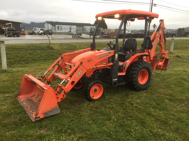 Kubota B26 4WD Tractor