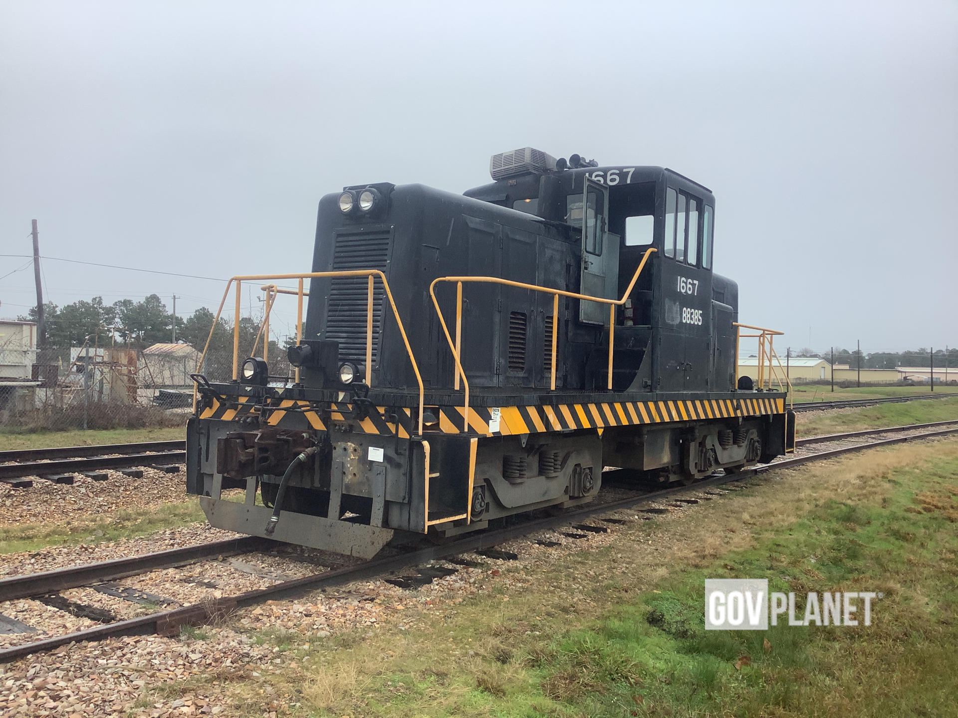 Surplus GE BB160-160-4GE747 80 Ton Locomotive in Hooks Surplus GE BB160-160-4GE747 80 Ton Locomotive in Hooks