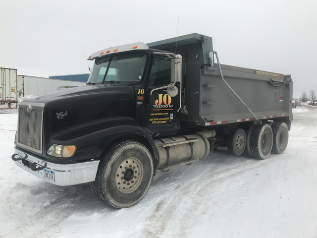 2005 International 9200i Tri/A Dump Truck 2005 International 9200i Tri/A Dump Truck