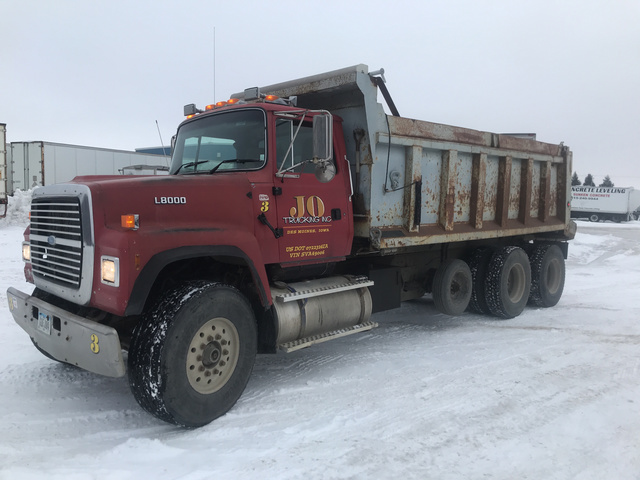 1995 (unverified) Ford LT8000 Tri/A Dump Truck 1995 (unverified) Ford LT8000 Tri/A Dump Truck