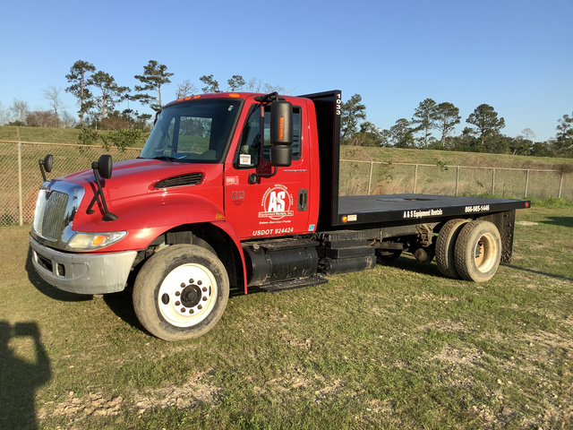 2007 International 4300 S/A Flatbed Truck 2007 International 4300 S/A Flatbed Truck