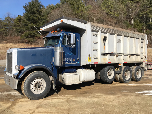 1997 Peterbilt 357 Tri/A Dump Truck 1997 Peterbilt 357 Tri/A Dump Truck