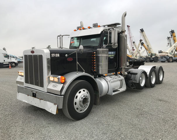 2007 Peterbilt 379 Tri/A Sleeper Truck Tractor 2007 Peterbilt 379 Tri/A Sleeper Truck Tractor