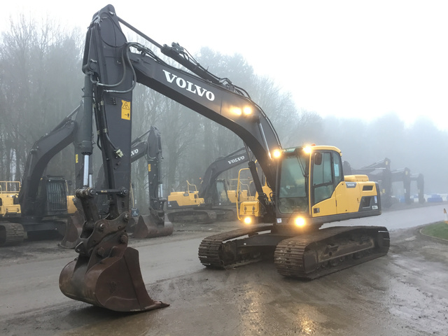 2014 Volvo EC220DL Track Excavator 2014 Volvo EC220DL Track Excavator