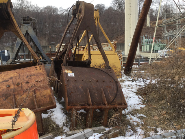 48" Clam Shell Grapple