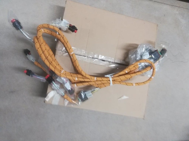 Qty of 4 Cat Harness AS