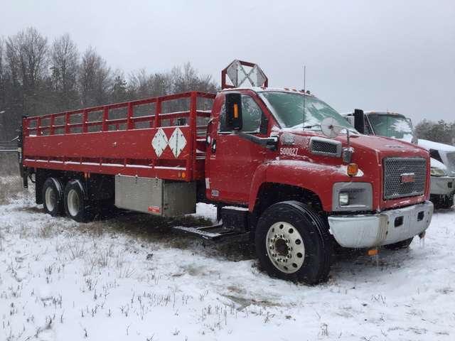 2005 GMC C8500 Welding Supply Delivery Truck 2005 GMC C8500 Welding Supply Delivery Truck