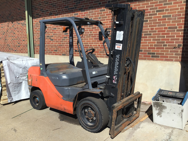2012 Toyota 8FDU30 Pneumatic Tire Forklift 2012 Toyota 8FDU30 Pneumatic Tire Forklift