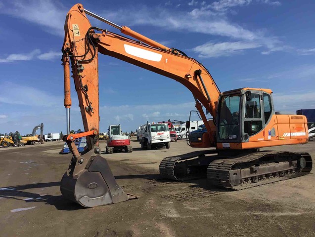 2012 Doosan DX225LC Track Excavator