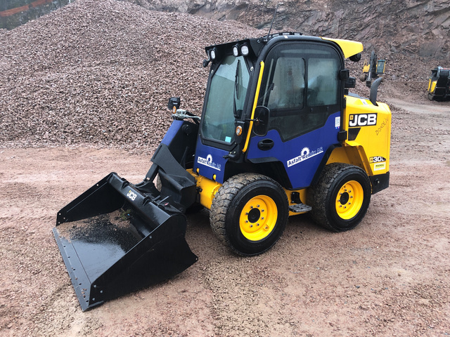 2018 JCB 300 T4 Skid-Steer Loader