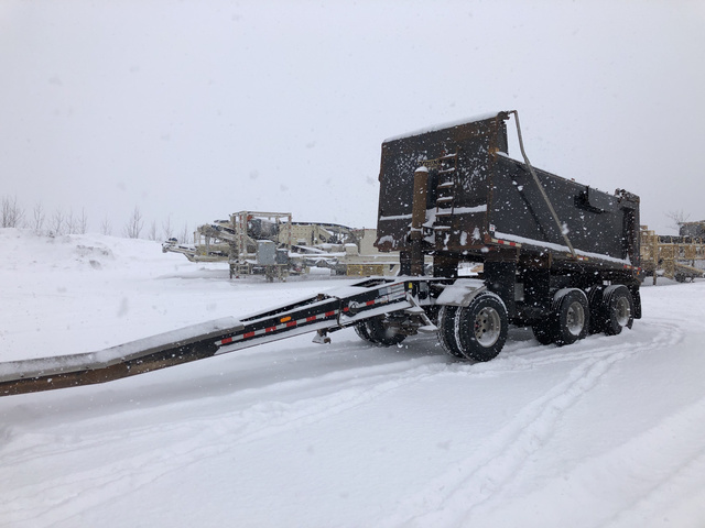 2014 (unverified) Stargate Pup Dump Trailer 2014 (unverified) Stargate Pup Dump Trailer