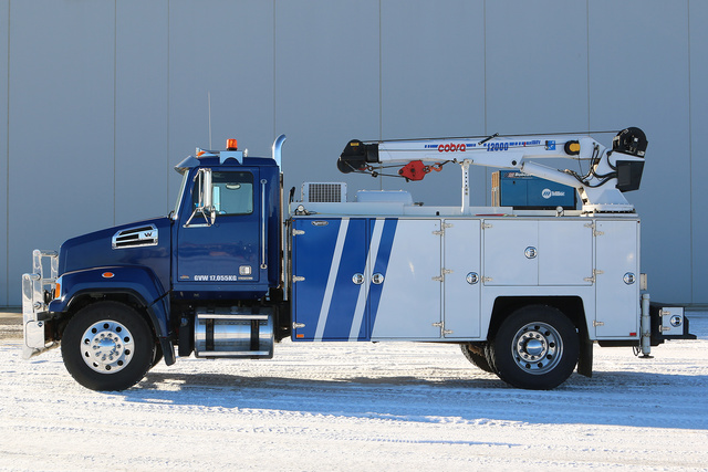 2016 Western Star 4900SF Service Truck - LOW HOURS