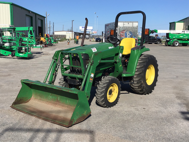 2014 John Deere 3032 4WD Tractor 2014 John Deere 3032 4WD Tractor