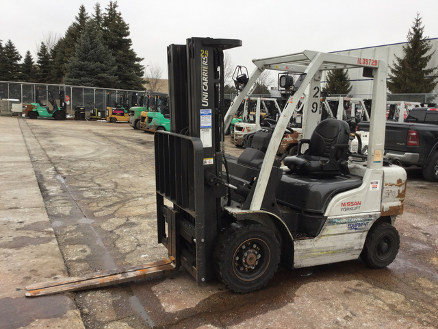 2015 UniCarriers PF50LP Pneumatic Tire Forklift 2015 UniCarriers PF50LP Pneumatic Tire Forklift