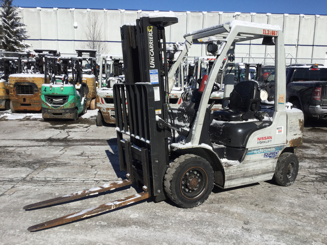 2014 UniCarriers PF50LP Pneumatic Tire Forklift 2014 UniCarriers PF50LP Pneumatic Tire Forklift