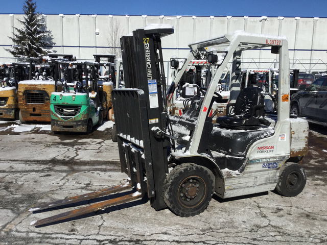 2015 UniCarriers PF50LP Pneumatic Tire Forklift 2015 UniCarriers PF50LP Pneumatic Tire Forklift