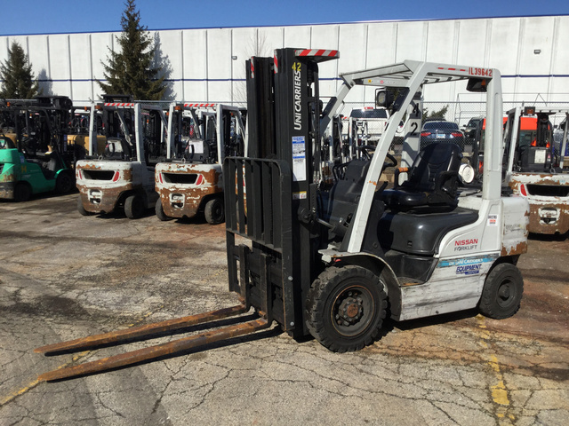 2015 UniCarriers PF50LP Pneumatic Tire Forklift 2015 UniCarriers PF50LP Pneumatic Tire Forklift