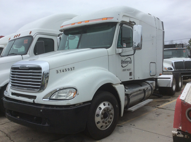 2007 Freightliner Columbia 120 T/A Sleeper Truck Tractor 2007 Freightliner Columbia 120 T/A Sleeper Truck Tractor