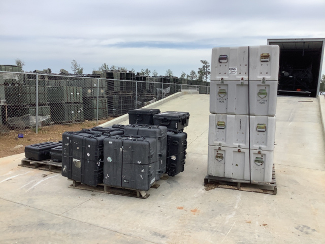 (18) Storage Containers