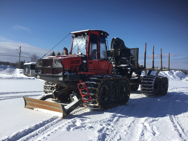 2015 (unverified) Komatsu 895 Log Forwarder 2015 (unverified) Komatsu 895 Log Forwarder