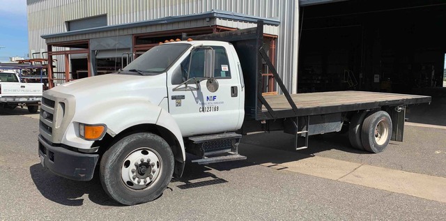 2004 Ford F-650 Super Duty 4x2 S/A Flatbed Truck 2004 Ford F-650 Super Duty 4x2 S/A Flatbed Truck